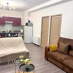 Appartement avec 2 chambres Jardin privé parking gratuit